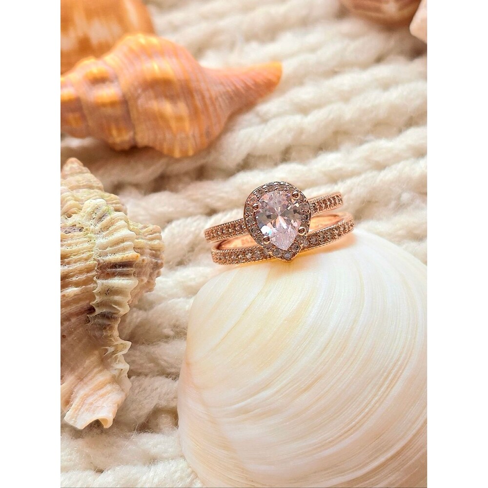 💎NEW💎 ROSE GOLD SIMULATED DIAMOND HALO RING SET - Picture 3 of 11